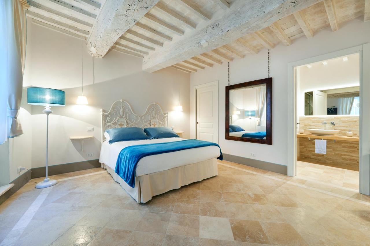 Bed and Breakfast Palazzo Pio III - Residenza D'Epoca Sarteano Exterior foto