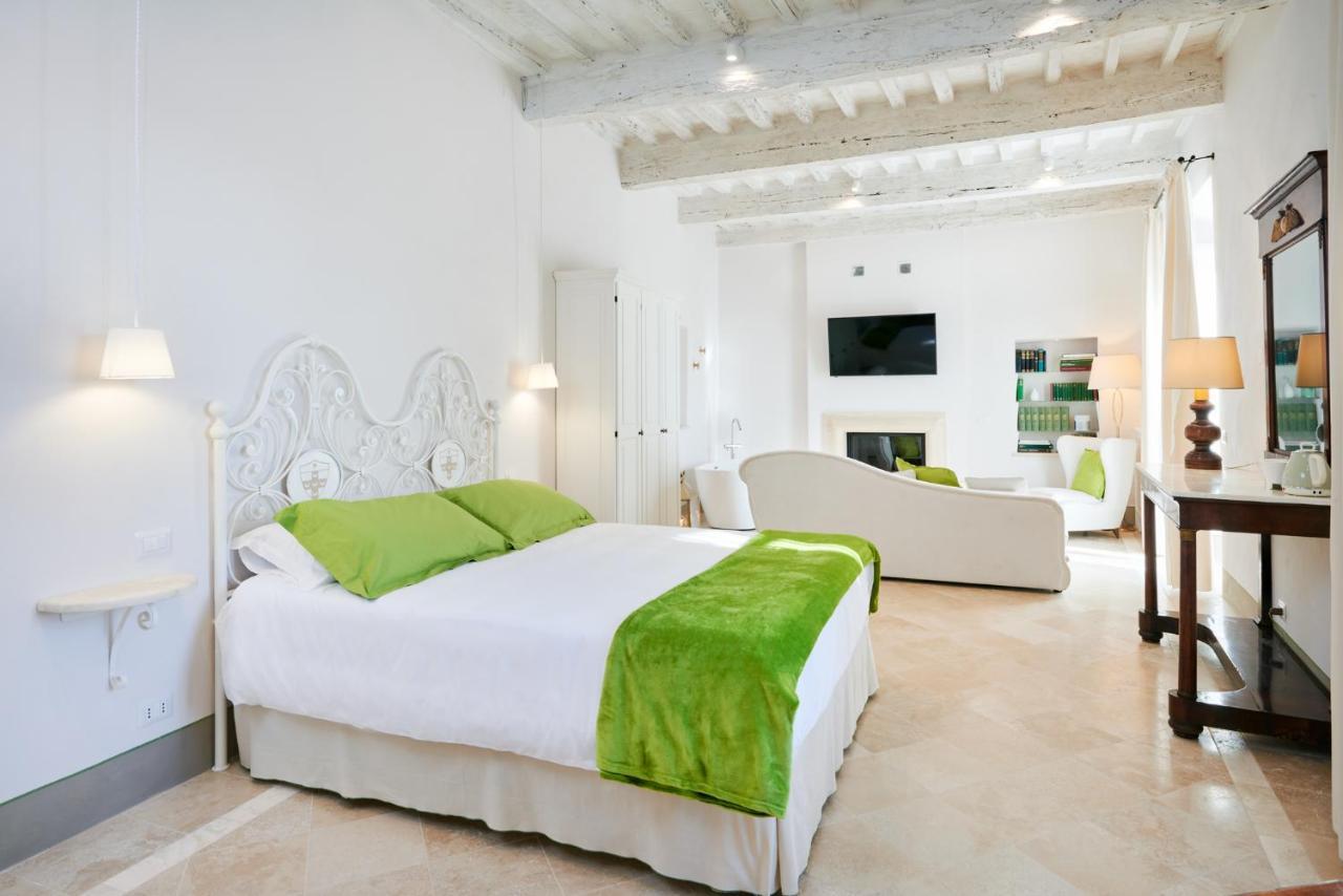 Bed and Breakfast Palazzo Pio III - Residenza D'Epoca Sarteano Exterior foto