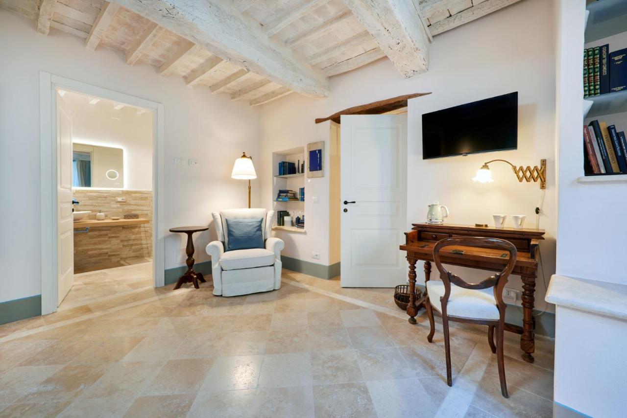 Bed and Breakfast Palazzo Pio III - Residenza D'Epoca Sarteano Exterior foto